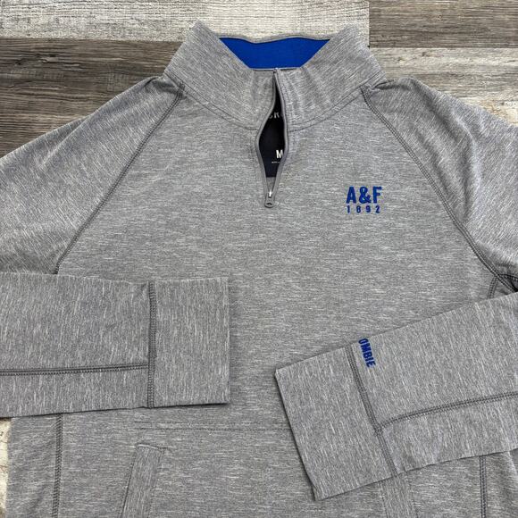 Abercrombie & Fitch NWOT Gray Blue M 1/4 Zip Stretch Performance Sweatshirt - Picture 1 of 10